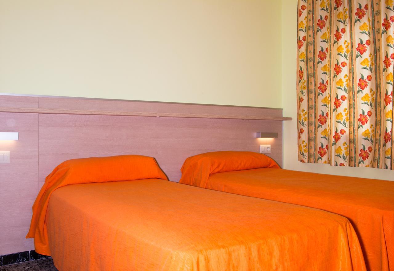 Rentalmar Villa Cristina Families Only Miami Playa Bagian luar foto